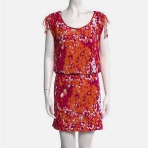 MICHAEL MICHAEL KORS
Printed Knee-Length Dress size M weekend good deal